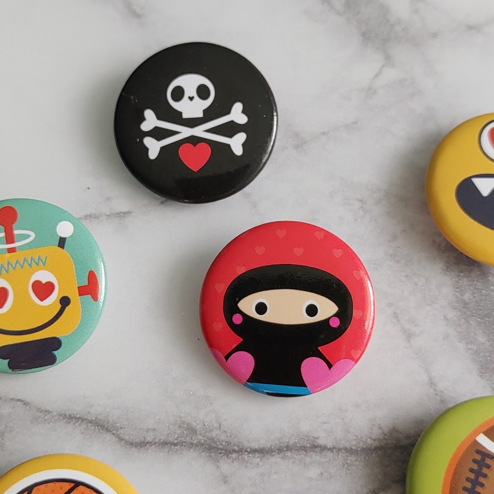 Cute Pin Set - Picture 2 of 3